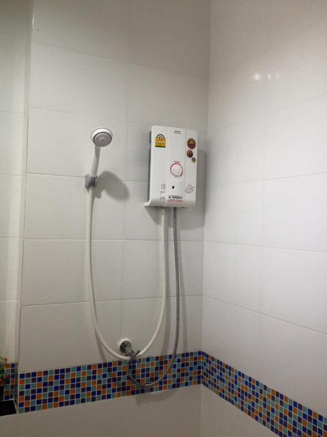Hobby Hotel Uttaradit Buitenkant foto